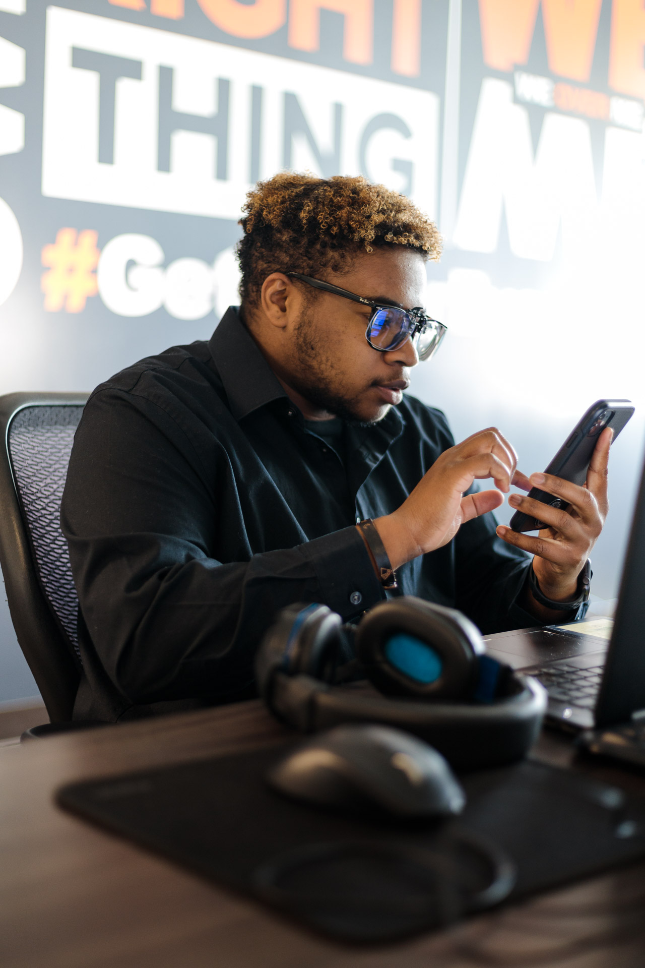man_scrolling_phone